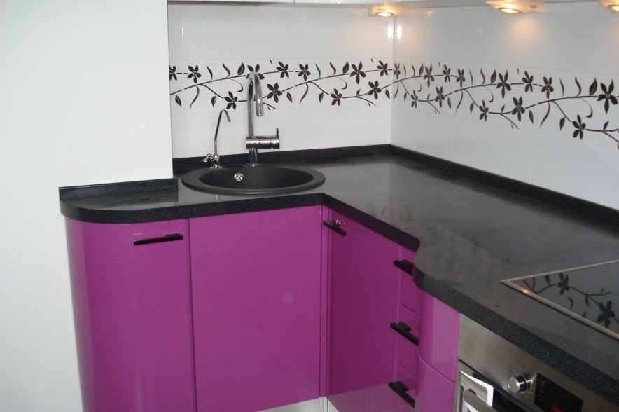Black countertop kitchen unit