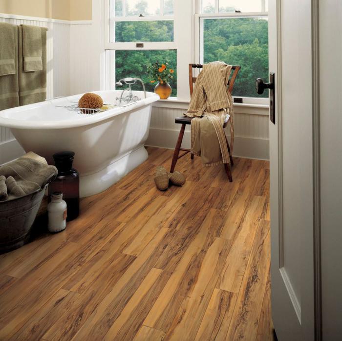 Sàn gỗ trong phòng tắm riêng