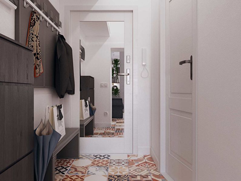Beyaz bir koridor kahverengi mobilya