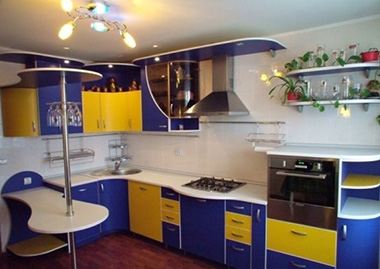الأصفر مع الأزرق في المطبخ