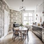 Kertas dinding di pedalaman dapur gaya Scandinavia