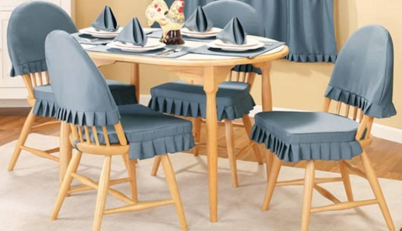Arkalıklı mutfak sandalyelerinde yarı kapaklar