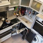 Indbyggede apparater i et lille køkken