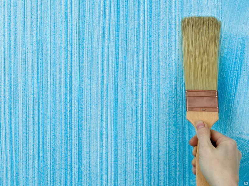 Peinture décorative des murs avec de la peinture de texture