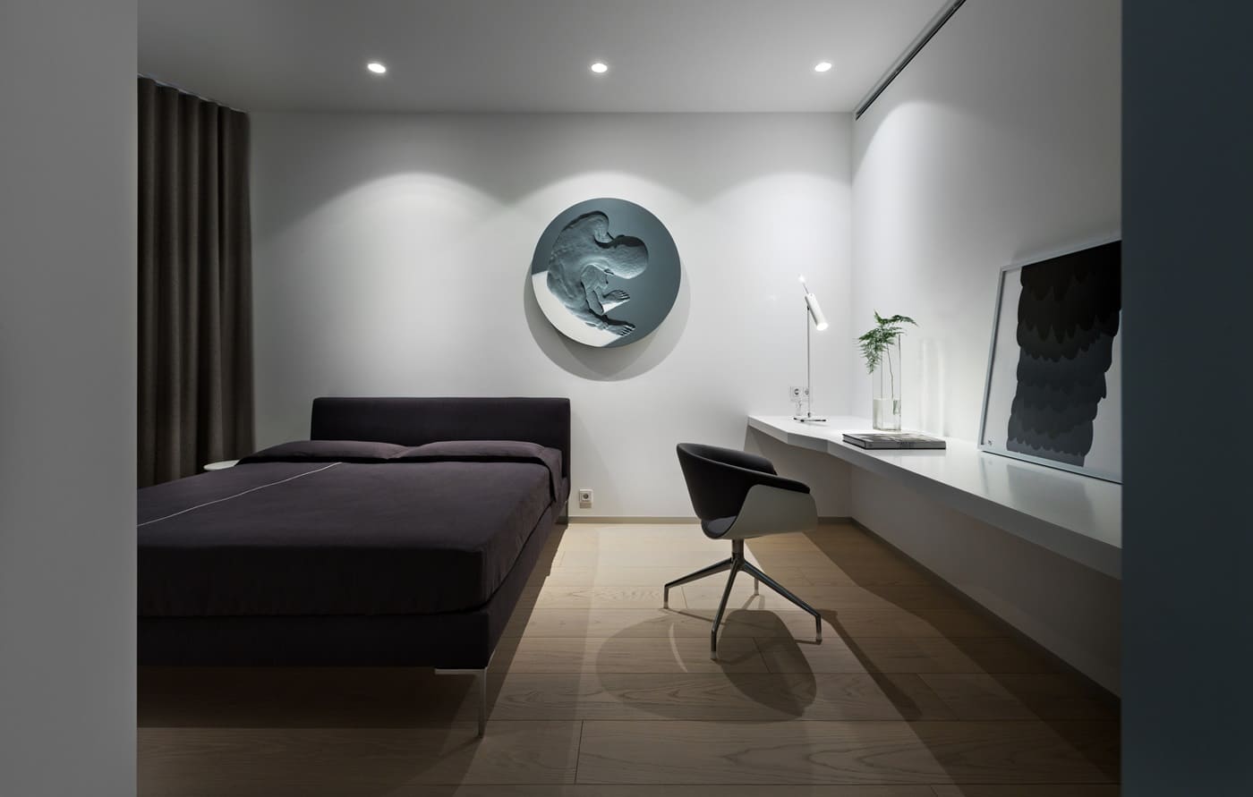 minimalism style bedroom decor
