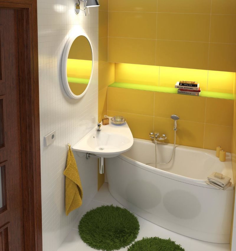 Étagère avec éclairage décoratif dans une salle de bain compacte