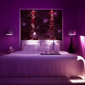 ห้องนอนสีม่วงความคิดความคิด