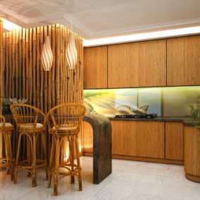 Bambus în interiorul bucătăriei unei case private