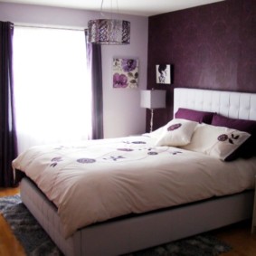 yatak odası iç mor tonları dekor