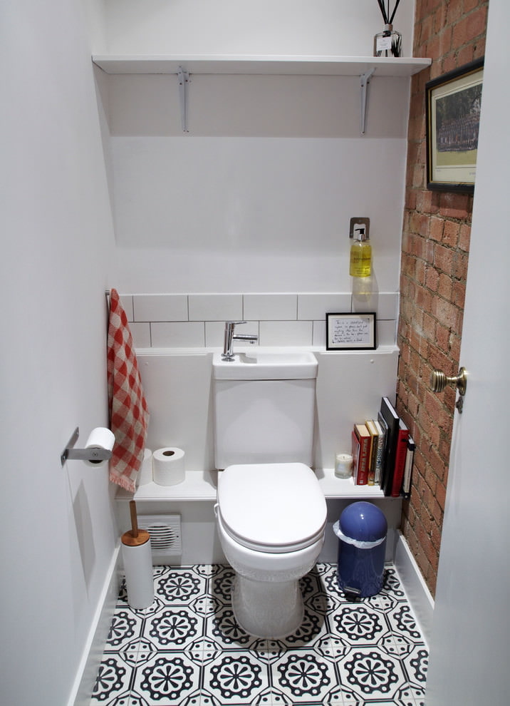 Brickwork in the interior of a small toilet