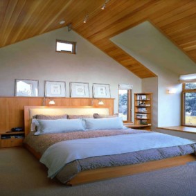 أنواع غرف النوم العلية الصورة