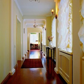 özel ev tasarım fotoğraf koridorda perdeler