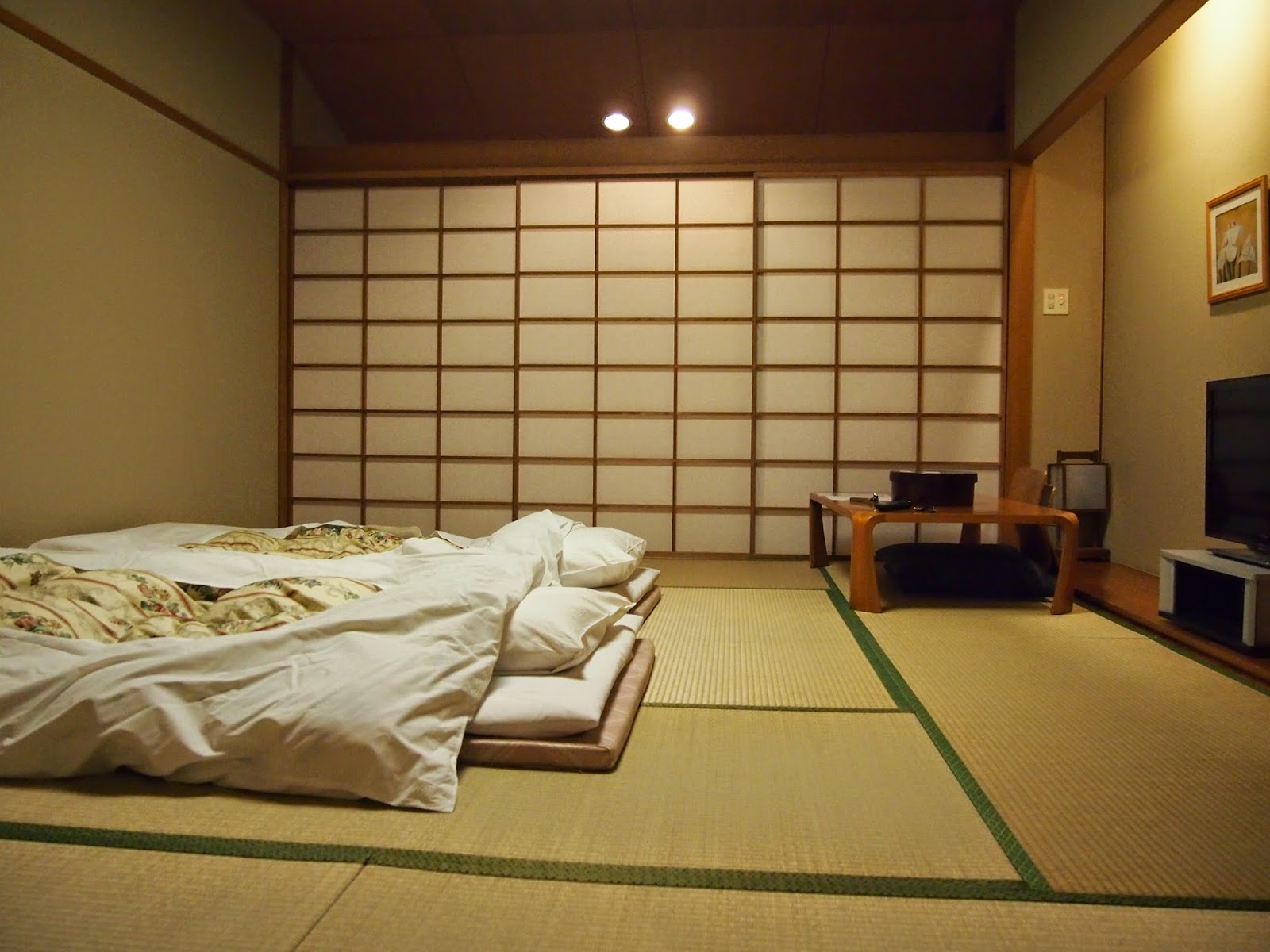 Japāņu stila guļamistabas interjera foto