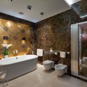Salle de bain combinée dans le style art déco