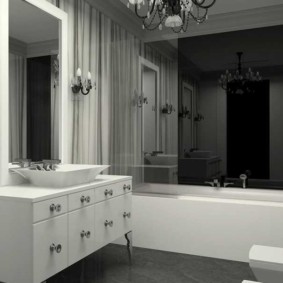 Grand miroir de salle de bain