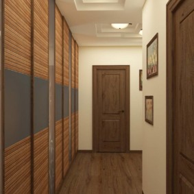 long couloir dans le décor photo de l'appartement