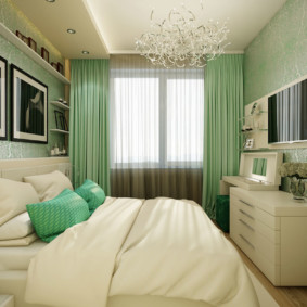 Yatak odasında yeşil perdeler