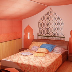 غرفة نوم وردية صغيرة