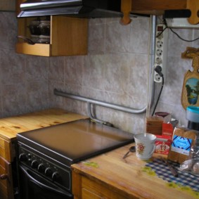 mutfak tasarım fotoğrafta bir gaz borusu nasıl gizlenir