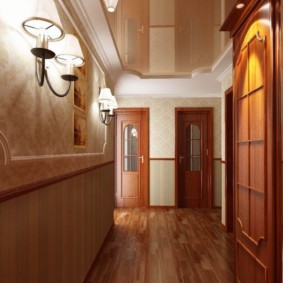 long couloir dans l'appartement beau design