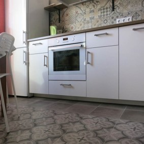 carreaux de sol pour la conception de photos de cuisine et de couloir