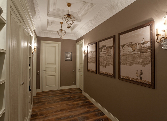 lustre de plafond dans la conception de photo de couloir