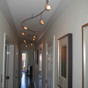 lustre de plafond dans les idées de conception de couloir