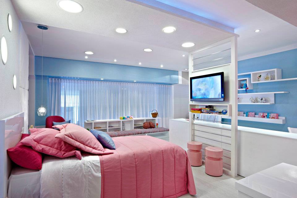 Pembe ve mavi yatak odası tasarımı