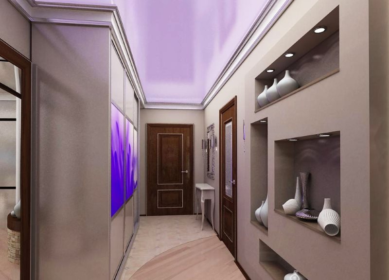 Plafond tendu lilas dans un long couloir