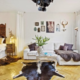 İskandinav tarzı oturma odasında fotoğraf dekorasyon