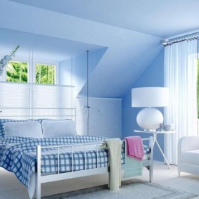 חדר שינה באופציות כחולות
