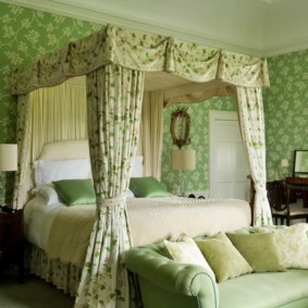 ภาพถ่ายภายในห้องนอนสีเขียว