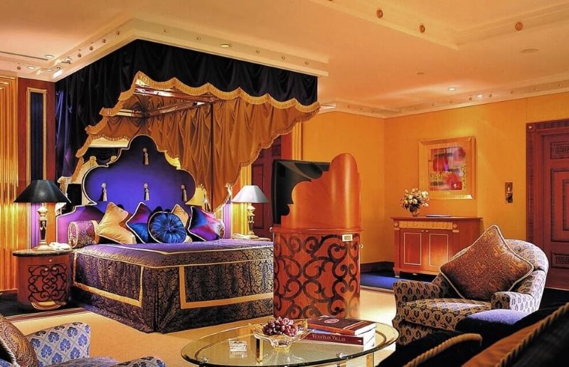 Geniş Arapça tarzı yatak odası