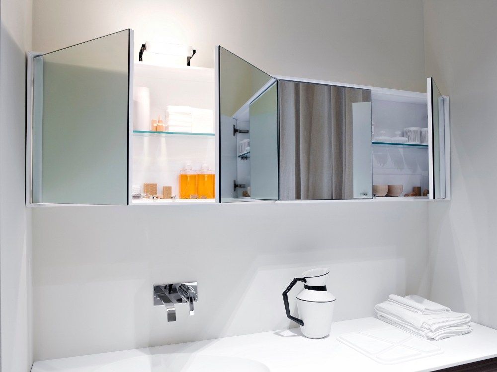 hauteur du miroir au-dessus des options de photo du lavabo de la salle de bain