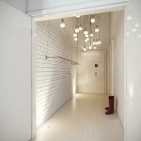 dar bir koridor için beyaz duvar kağıdı tasarımı