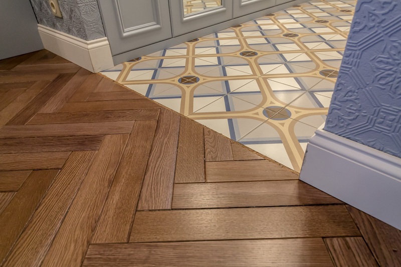sàn trong hành lang laminate