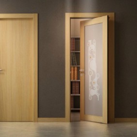 עיצוב משולב של דלת הנדנדה