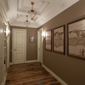 Uzun bir koridorun iç resimleri