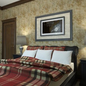 Yatak odasında tekstil üzerinde İskoç kafes