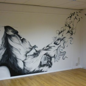 Pictura de artă pe peretele camerei