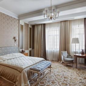 Klasik tarzda tasarım yatak odası