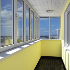 Bright walls of the insulated balcony