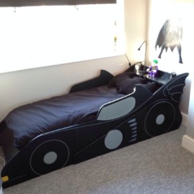 Automašīnas formas gultiņa