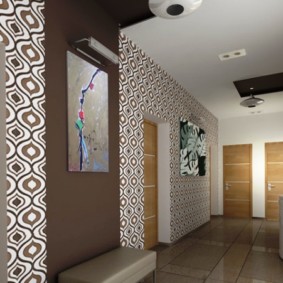 papier peint combiné dans le couloir des vues des idées de l'appartement