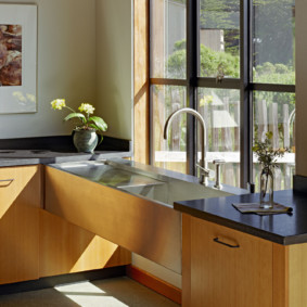 konyha mosogató mellett az ablak tervezési ötletek