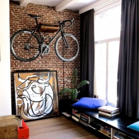 Une place pour un vélo dans un studio
