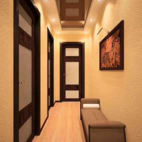 long couloir étroit dans l'appartement photo intérieur
