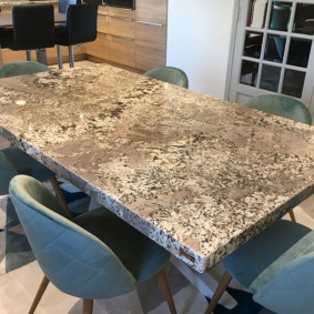 agglomerate table in the kitchen