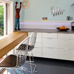mutfak tasarım fotoğraf pencere yerine tezgah