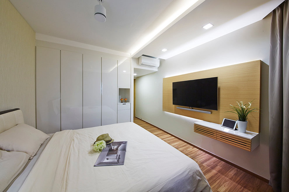 Dormitor minimalist cu TV